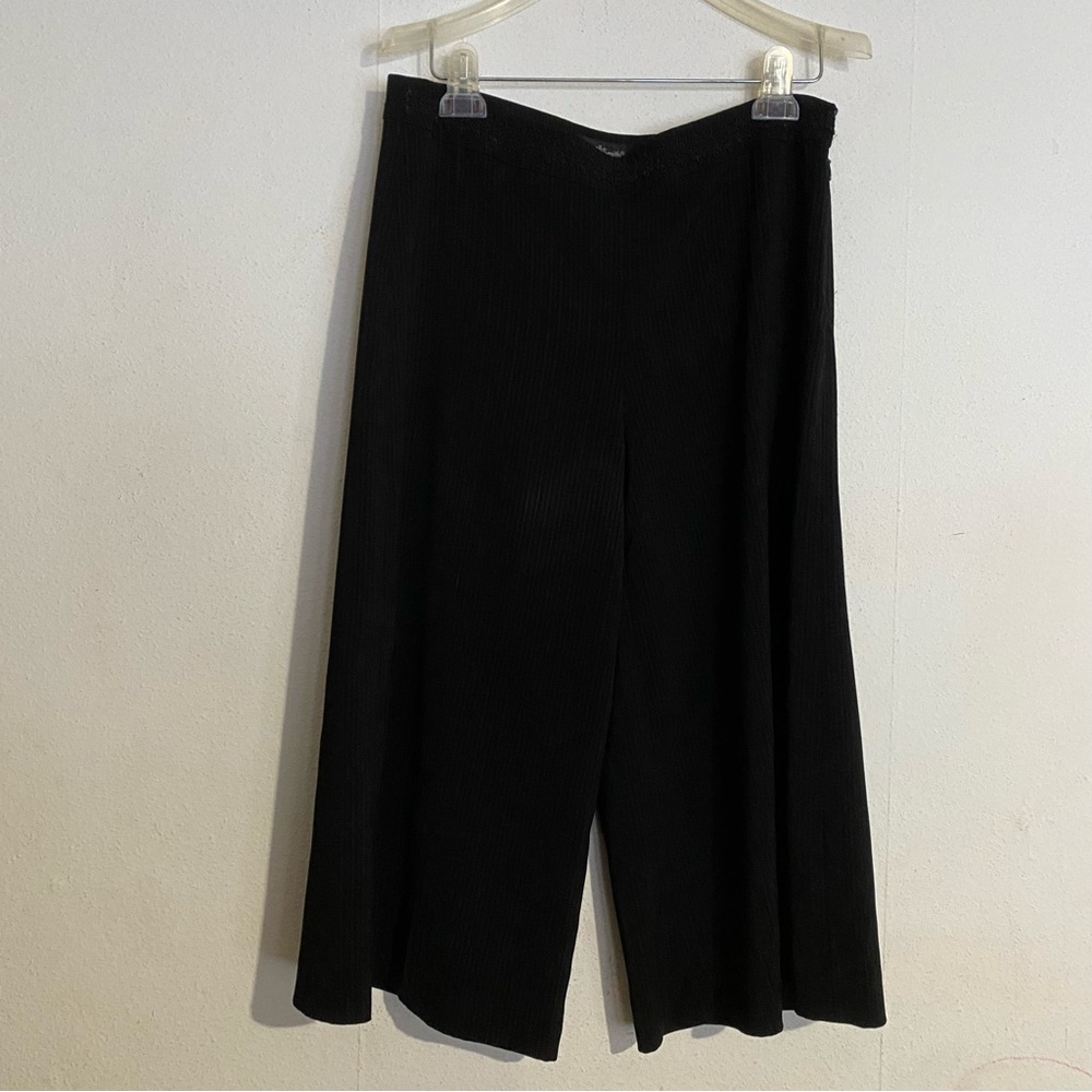Willi Smith Black Pinstripe Wide Leg Capri Pants: Size 6